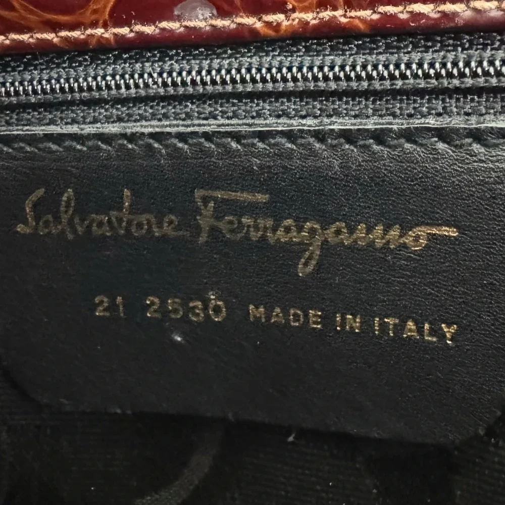 Vtg Salvatore Ferragamo Croc Embossed Shoulder Tote‎ Vara Bag Purse